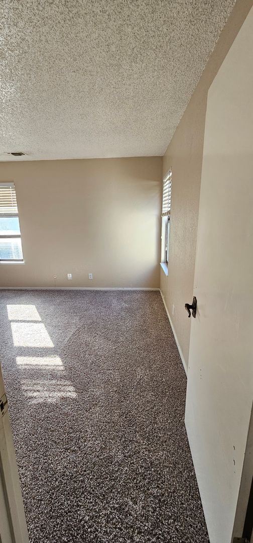 Building Photo - 715 Mikkelsen Dr