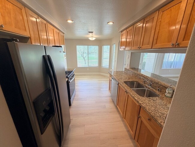 Building Photo - 1st Floor Condo in Guard Gated Painted Desert 2 bed/ 2 bath