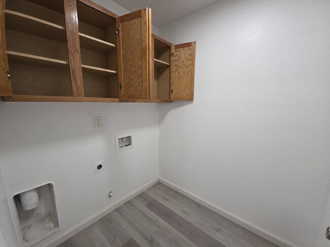 Building Photo - 2067 Blossom Ave