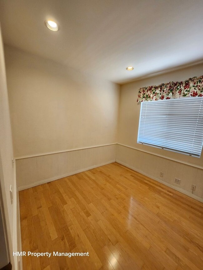 Building Photo - Beautiful two-story in Hunter's Ridge