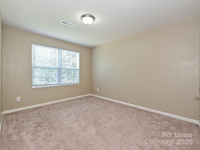 Building Photo - 104 Mulligan Dr
