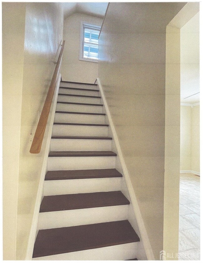 Building Photo - 25 Hull Dr