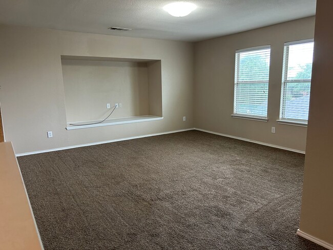 Building Photo - Large 5 bedroom home Anna TX!