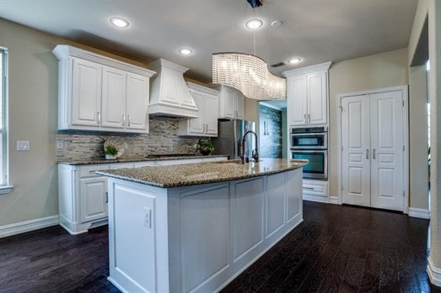 Building Photo - 1060 Enchanted Rock Dr