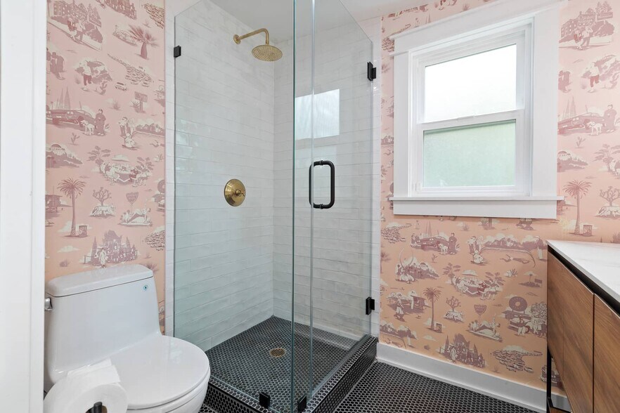 Building Photo - 1425 Cabrillo Ave