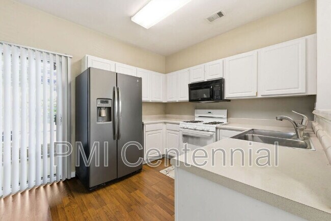 Building Photo - 1528 Cove Creek Cir