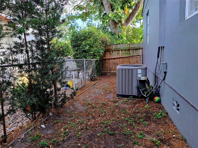 Building Photo - 335 NW 102nd St