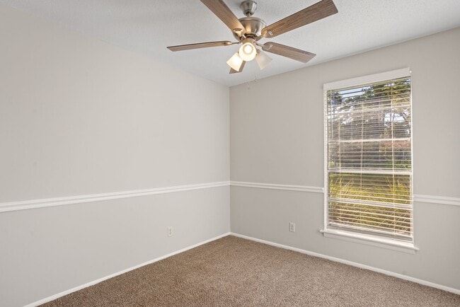 Building Photo - Charming 3 Bedroom/1.5 Bath home on Wilmin...