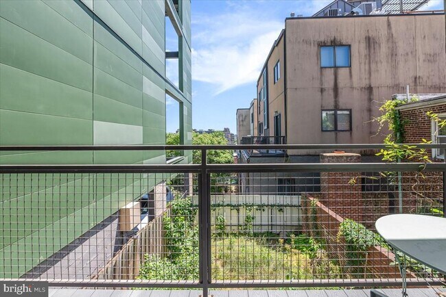Building Photo - 1474 Belmont St NW