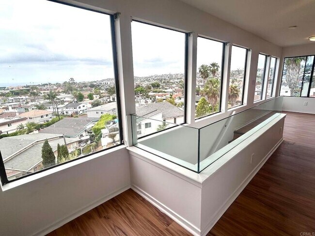 Building Photo - 25072 Alicia Dr