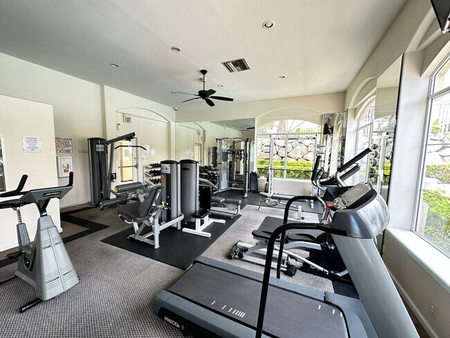 Building Photo - Summerlin Stunner!!