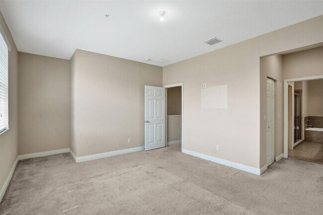 Building Photo - 11960 SW 27th Ct