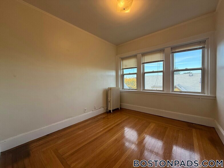 Building Photo - 163 Summer St