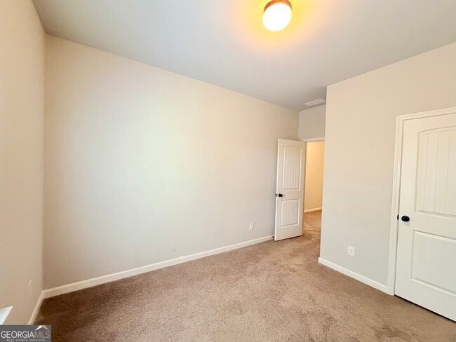 Building Photo - 591 Oakside Pl