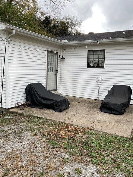 Building Photo - 212 Washington St W