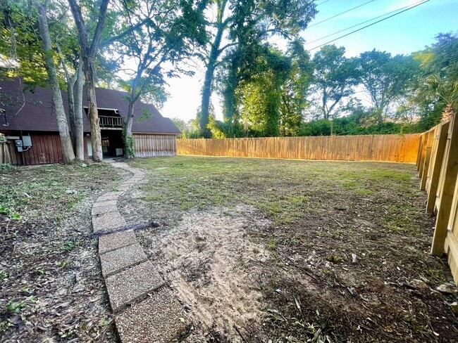 Building Photo - Beautiful 3 Bedroom 3 Bathroom Townhome for Rent