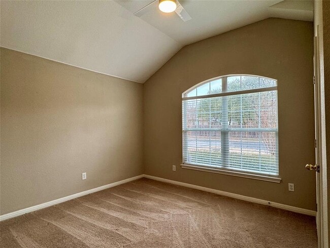 Building Photo - 13509 Shawna Dnay Dr