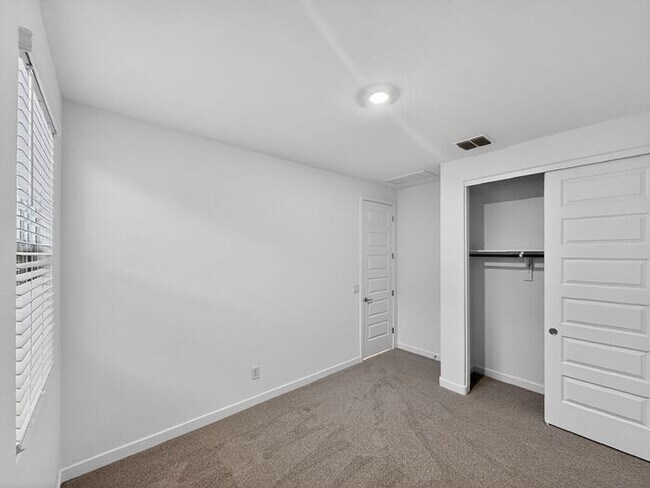 Building Photo - New Home at Wester Gardens! 4 Bedroom 3 Bathrooms!