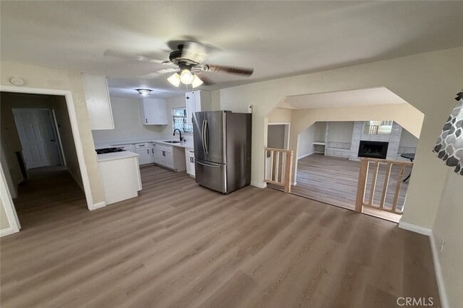 Building Photo - 611 Lillian Dr