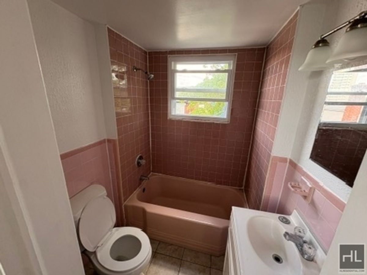 Building Photo - William St, YONKERS