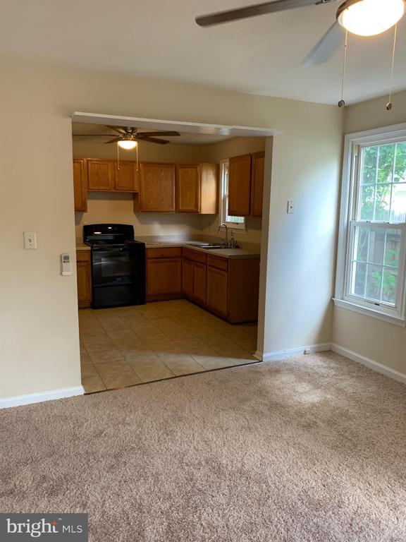 Building Photo - 1605 Charles St