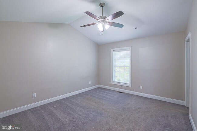 Building Photo - 3709 Fords Ln