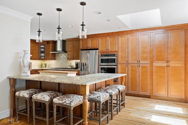 Building Photo - 521 Hollydale Ct NW