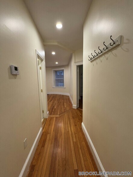 Building Photo - 191 Winthrop Rd