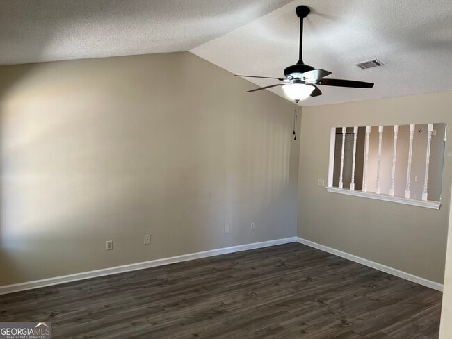 Building Photo - 102 Huntington Dr