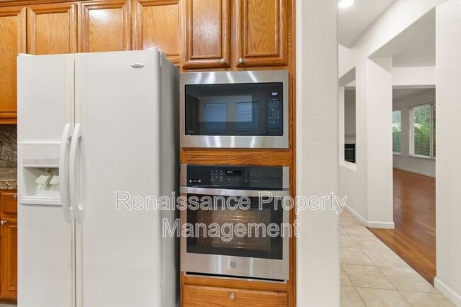 Building Photo - 492 Quail Run Cir