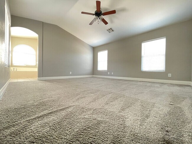 Building Photo - Beautiful 4-Bedroom Home with Den in Mountain’s Edge