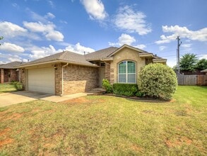 Building Photo - 3 Bedroom home in Deer Creek ISD - Montague/Sonador Addition - Community Pool