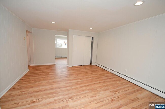 Building Photo - 43 Spruce Ave