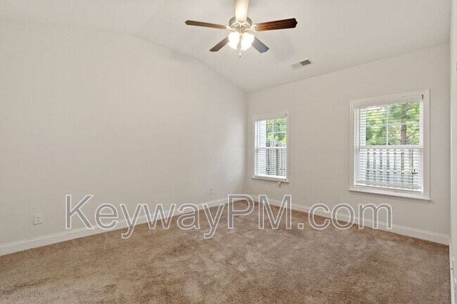 Building Photo - 314 Sumac Trail