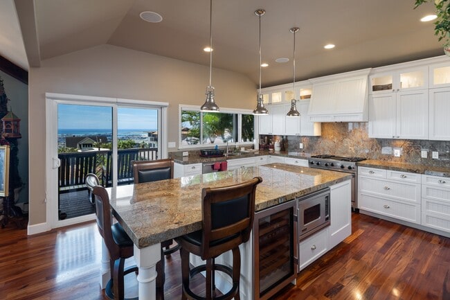 Building Photo - 1170 Kaumailuna Pl