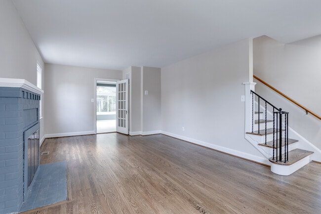 Building Photo - 3404 8th St S