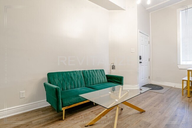 Building Photo - 163 State St