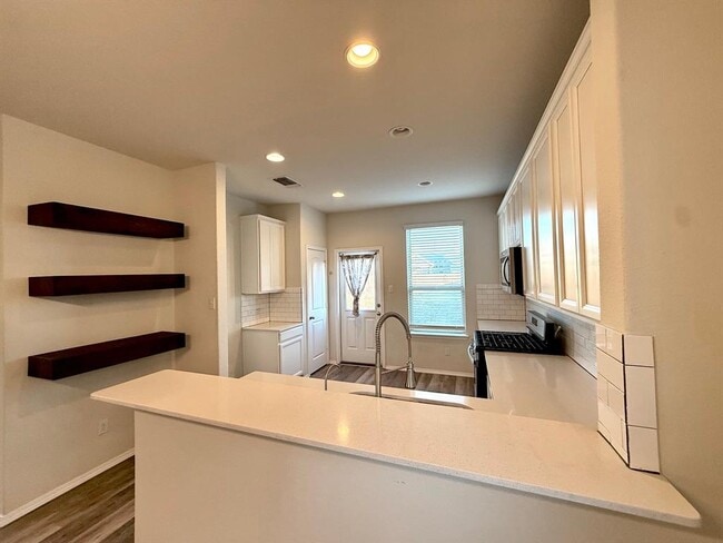 Building Photo - 249 La Dera Dr