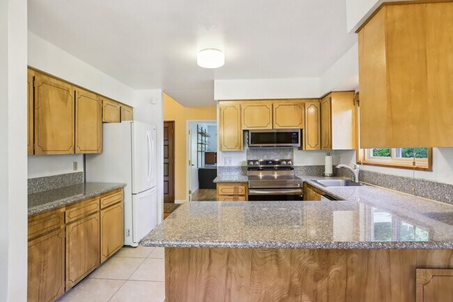 Building Photo - 4621 SW Caldew St