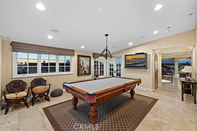 Building Photo - 900 E Balboa Blvd