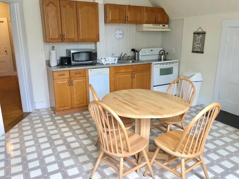 Building Photo - 96 Rhode Island Ave