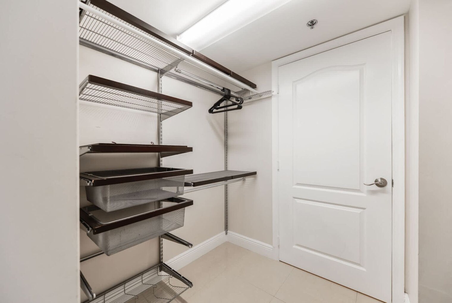 Building Photo - 1 SE 12th St