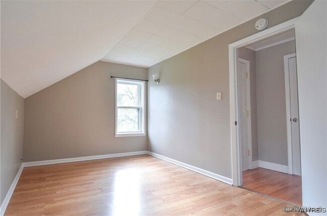 Building Photo - 8 Melrose Rd