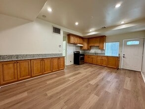 Building Photo - Upgraded 1 bedroom 1 bathroom, Great Glendale Location