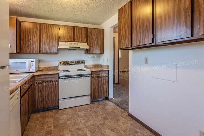 Building Photo - 102 Glenda Dr