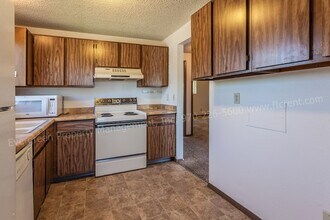 Building Photo - 102 Glenda Dr