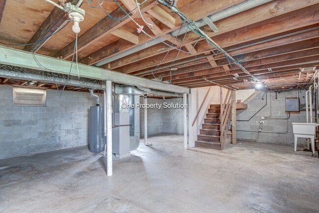 Building Photo - 1227 Logan St