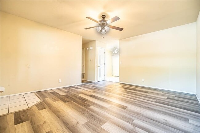 Building Photo - 1506 W Janda Dr