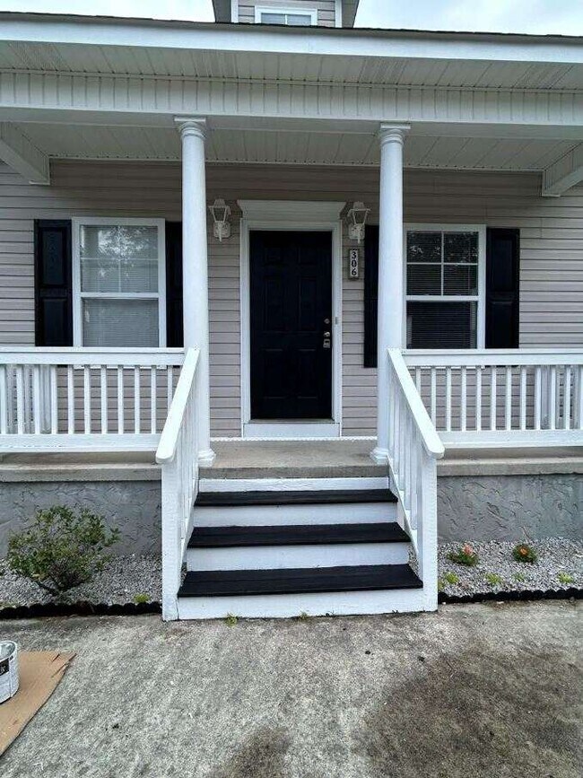 Building Photo - 306 N 30th St