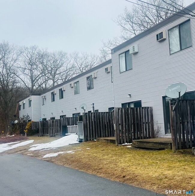 Building Photo - 11 King Arthur Dr